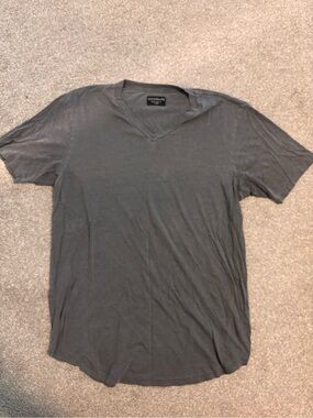 Goodlife Men's V-Neck Short Sleeve Tee - Gray